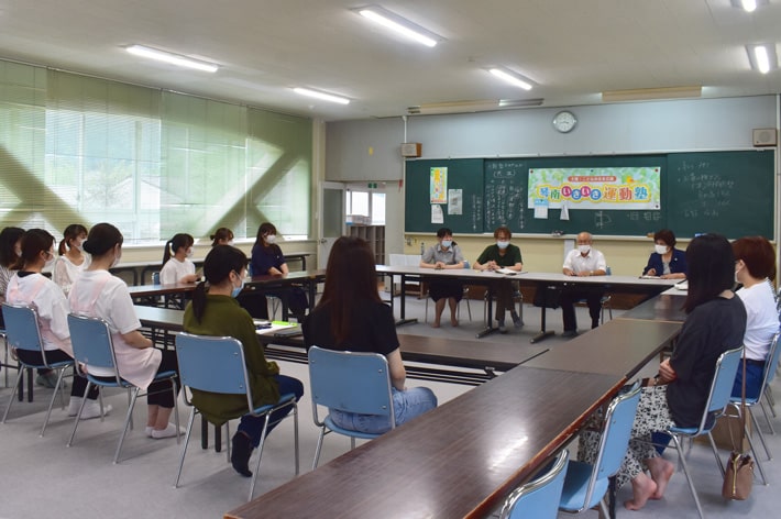 【地域の担当者との打ち合わせ会議】